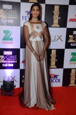 Sonam Kapoor at zee cine awards 2016 on 20th Feb 2016